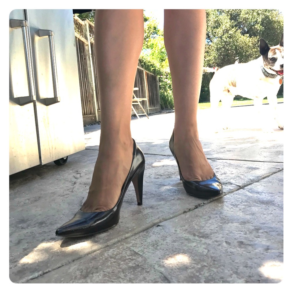 Tahari pointed brown patent leather heels 9